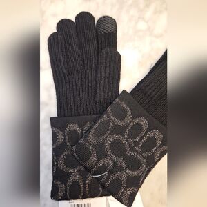 COACH SIGNATURE KNIT TECH GLOVES - Brand New